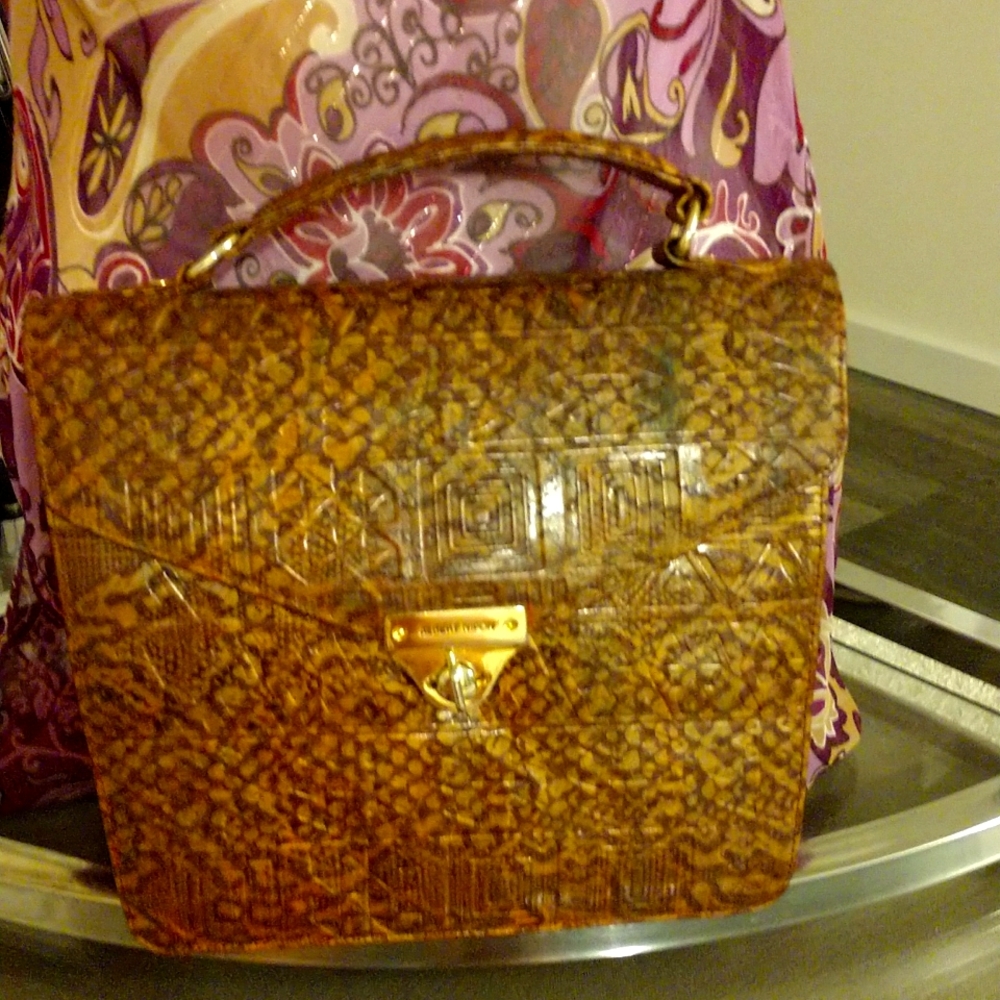 Albert Nipon - image 1